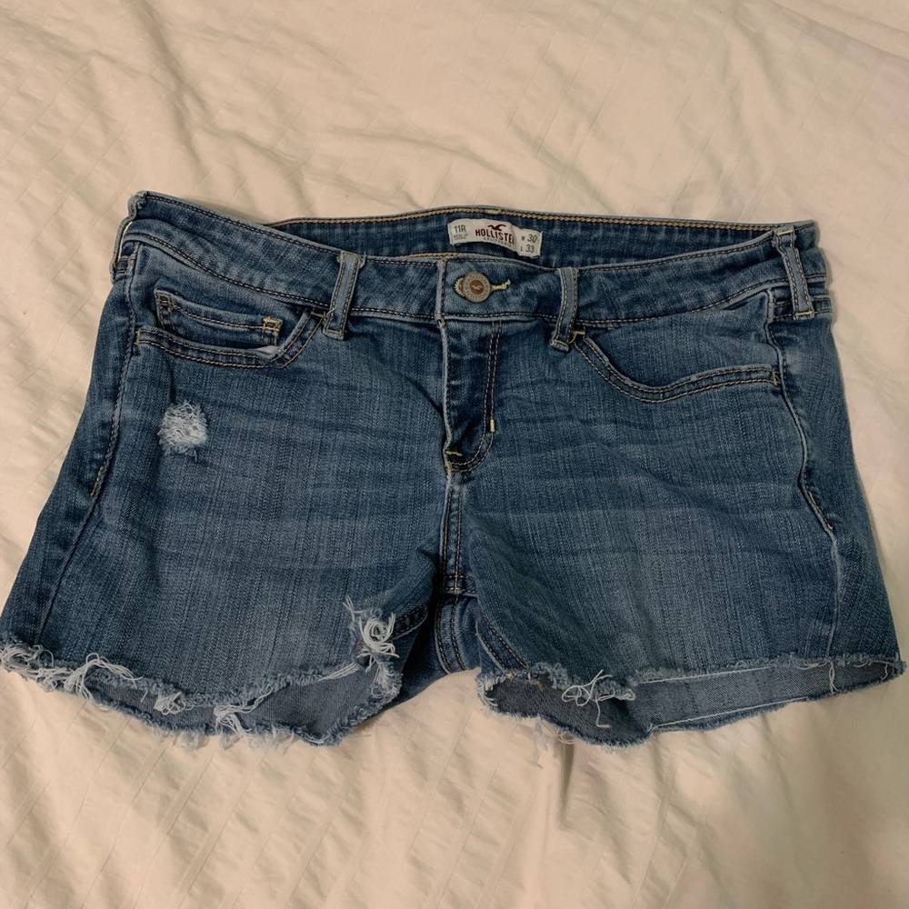 Size 11R cutoff Hollister short shorts